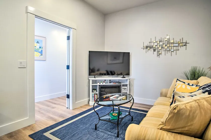 Modern Apt Near Martha's Vineyard Beaches! - Image 1