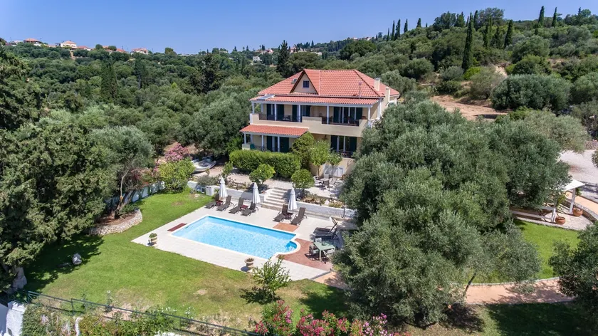 Atelihai, large villa escape with private pool - Image 1