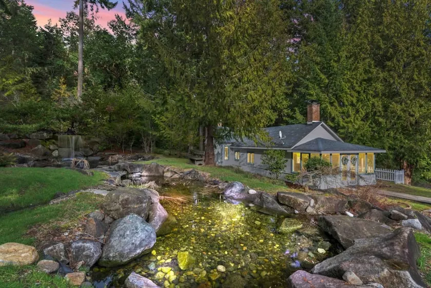 BayView Retreat w/ Waterfall and Beach Access - Image 1