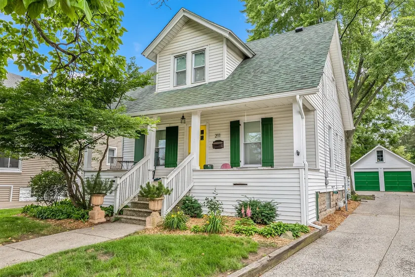 Eclectic Bungalow in the Heart of Royal Oak - Image 1