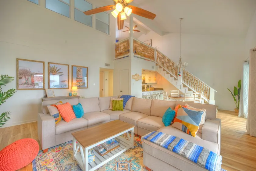 Gorgeous 4 Bedroom Beachside  Condo ~ Sleeps 10 - Image 1