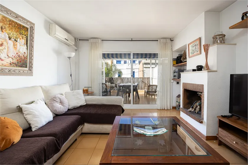 House 5 Mins From Montgat Beach - Image 1