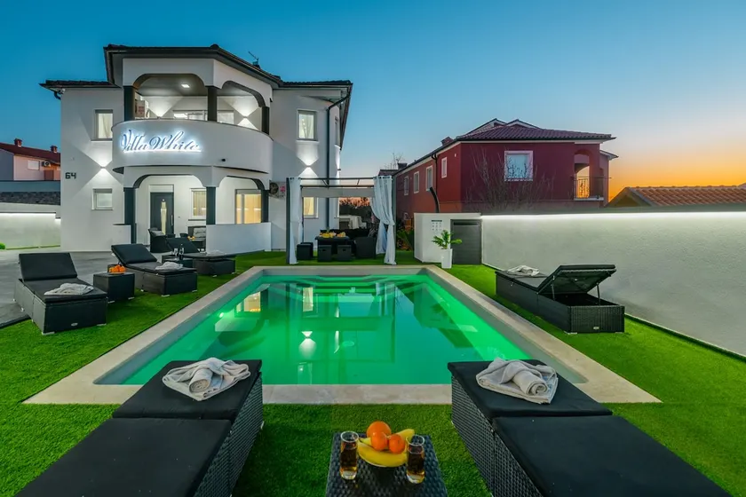 Villa White - Image 1