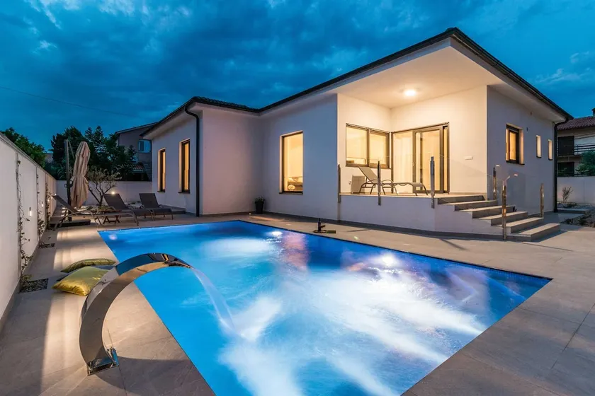 Villa Lotus with Heated Pool - Image 1