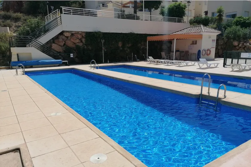 2 Bed House Sleeps 4 - Pool Sea Views Parking - Image 1