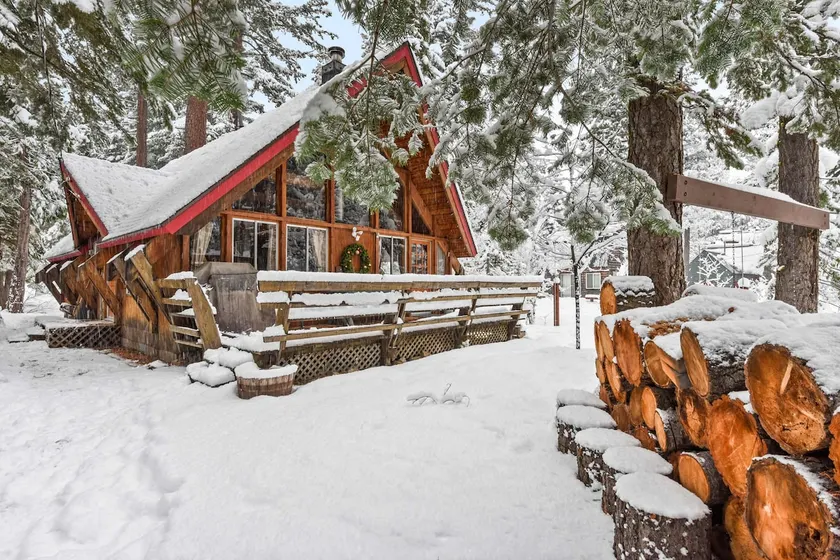 West Shore Haven Near Beach & Outdoor Fun! - Image 1
