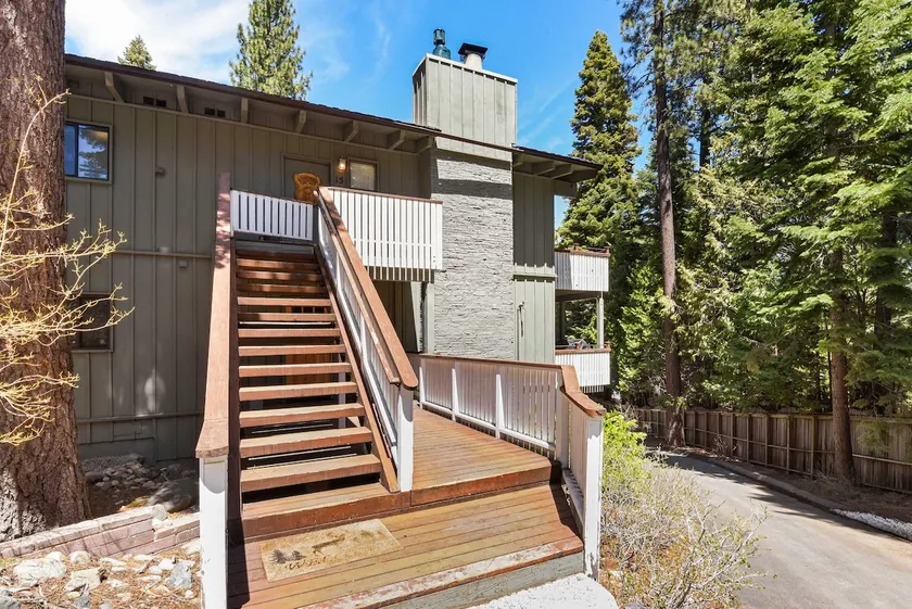 Waters Edge Oasis - Shared Pool & Pier Access - Image 1