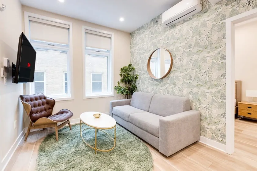 M11 | Mount-Royal Suites: 2BR + sofa bed - 29 - Image 1
