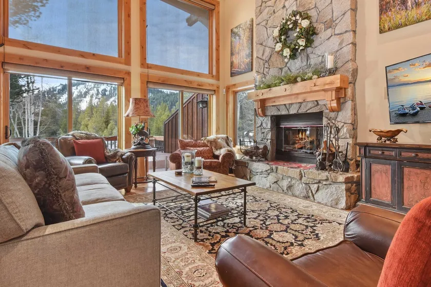 Wulf's Lodge at Olympic Valley - Unwind in Hot Tub - Image 1
