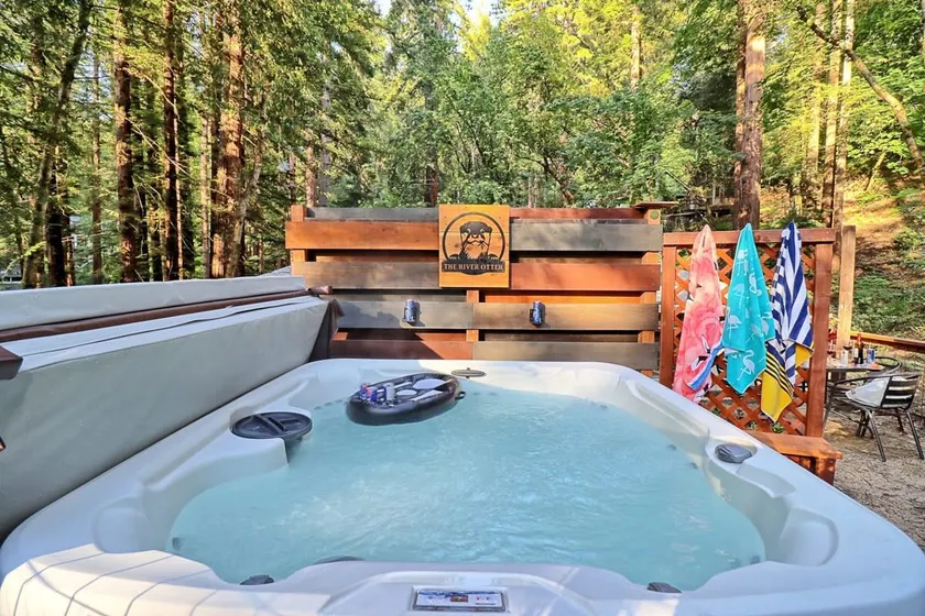 River Otter Hot Tub Bbq Fire Pit Russian River Gem - Image 1