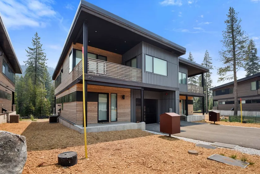 Paradise at The Palisades - Image 1