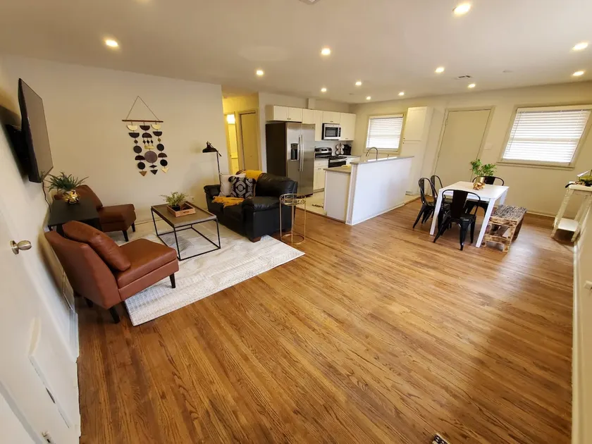 South Side Chic 3Br 1Ba 10mn to McConnell Spirit - Image 1