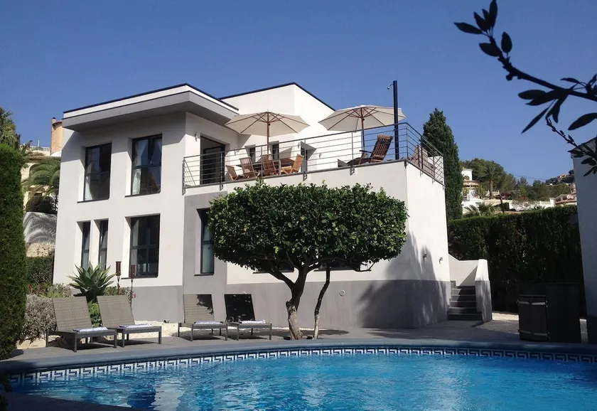 Villa Lynn - Image 1