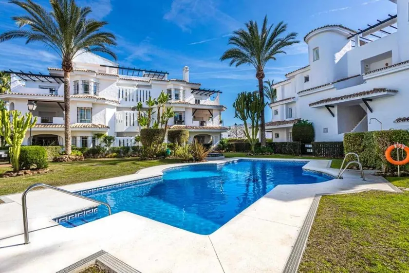 PUERTO BANUS APPARTEMENT 2 CHAMBRES 2 SALLES DE BAINS AVEC JARDIN - Image 1