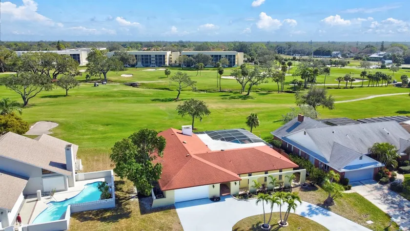 Luxurious summer home w pool | Mins to IMG Academy - Image 1