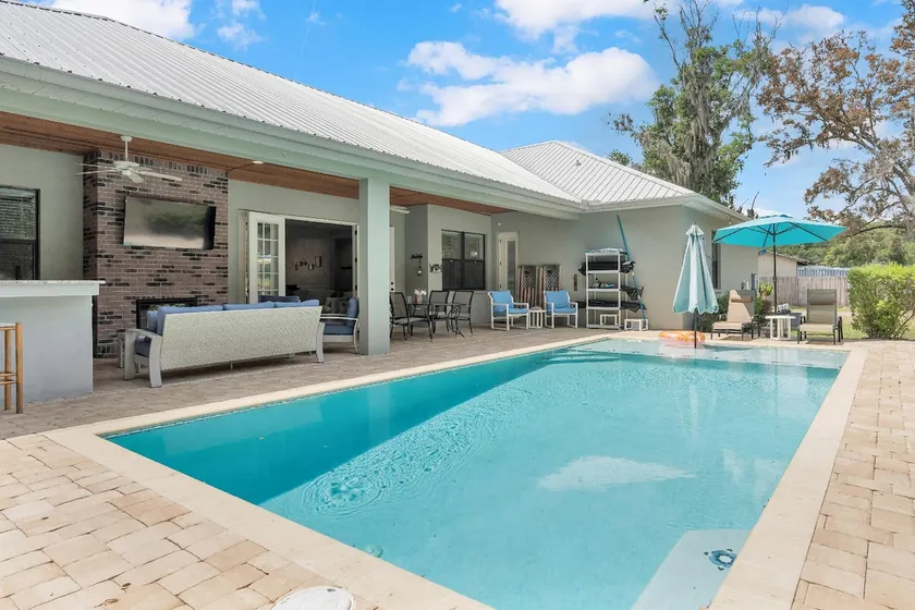 Luxury Lakeland Retreat | Heated Salt Pool, Outdoor Kitchen & Firepit | Pet-Friendly Yard - Image 1