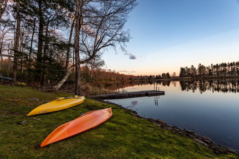 Gorgeous Family Lakefront w/ Hot Tub - Image 1
