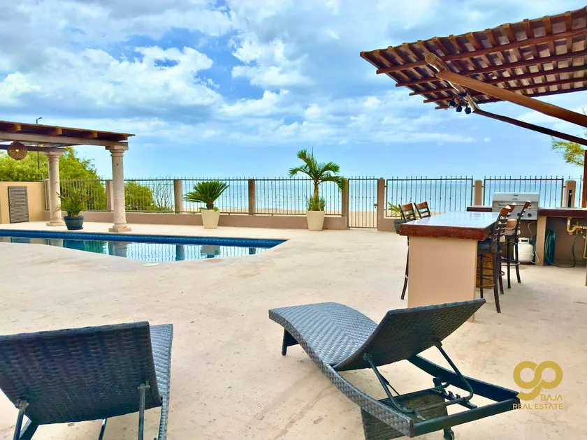 Oceanfront Escape: Pool, BBQ, & Sunset Views - Image 1