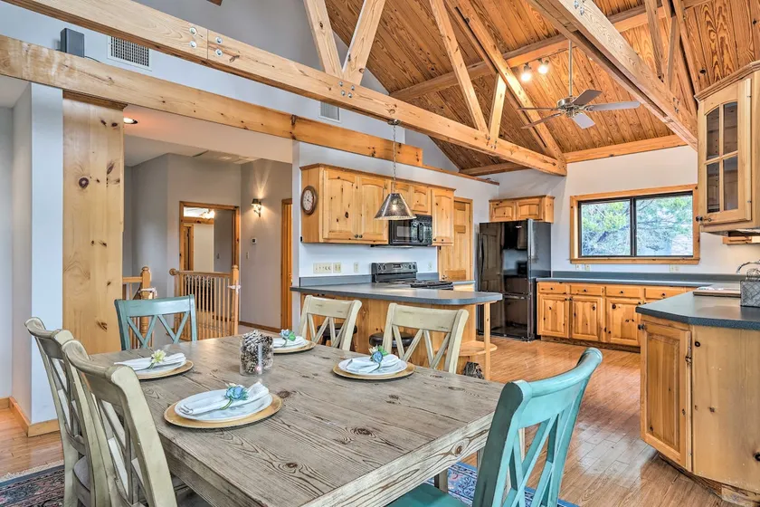 Lakehills Vacation Rental on Medina Lake - Image 1