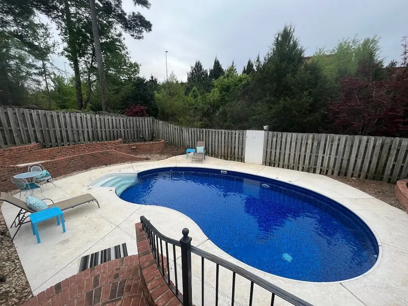 Gorgeous Glennfield with Pool! - Image 1