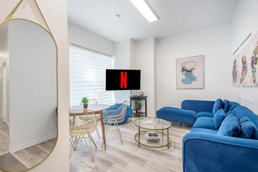 Downtown| Spacious 5 Beds |5 min Bell Centre - Image 1