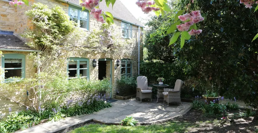 Thimble Cottage - Image 1