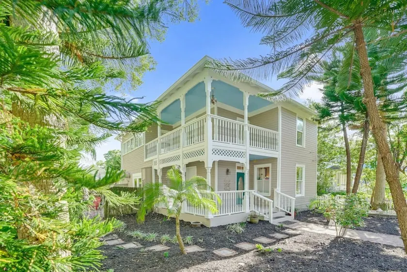Casa Sofia - Downtown Summer Getaway! - Image 1