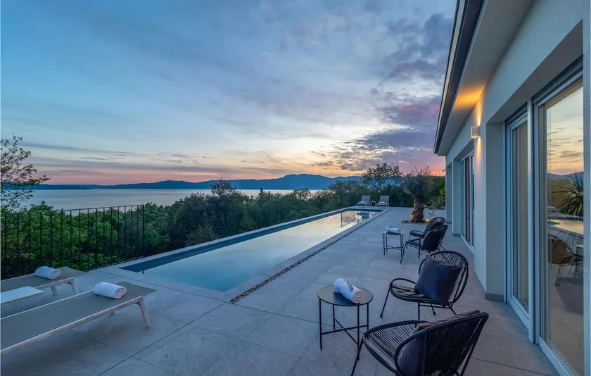 Villa Green Wave - Image 1