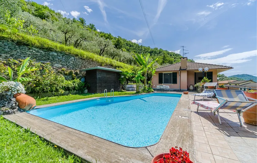 Gorgeous Home In Testana - Image 1