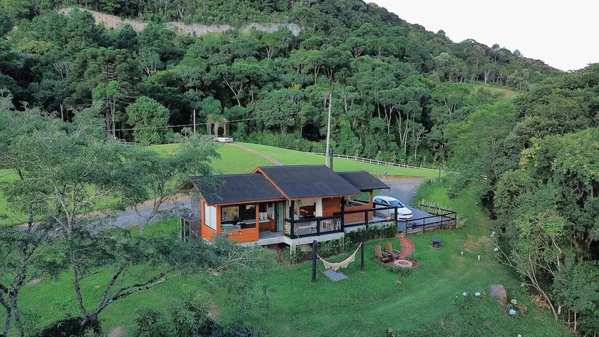 Cabernet Cabin: comfortable and captivating - Image 1