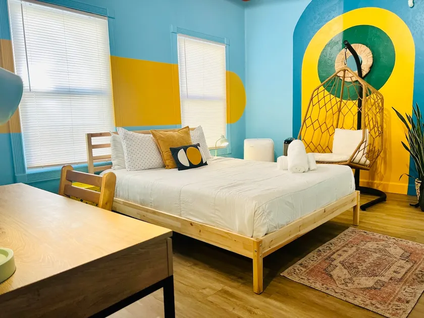 Metropolitan Suite Close to Convention Center - Image 1