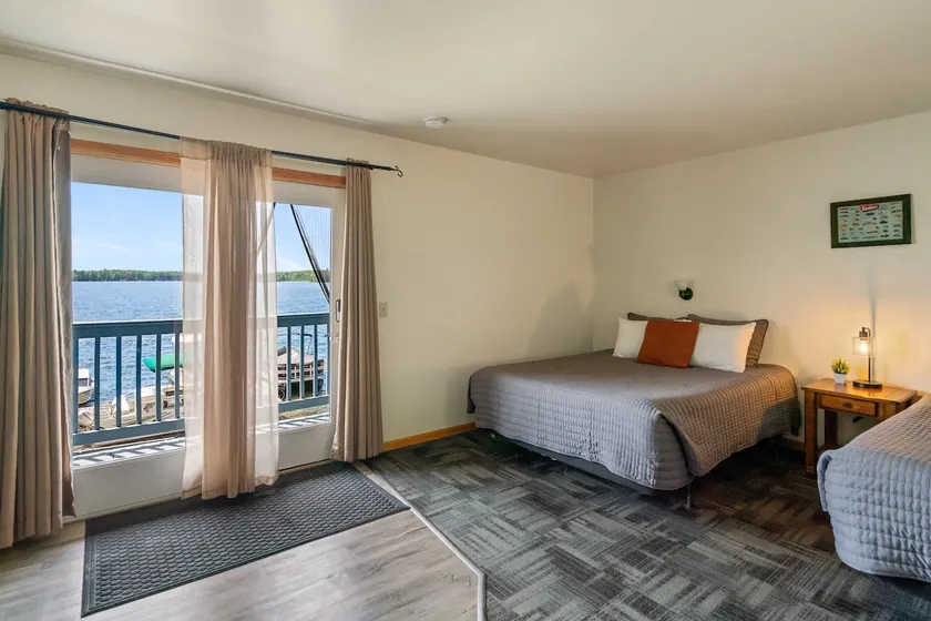 Lakeside Double Queen Suite | Upper-Level Retreat - Image 1