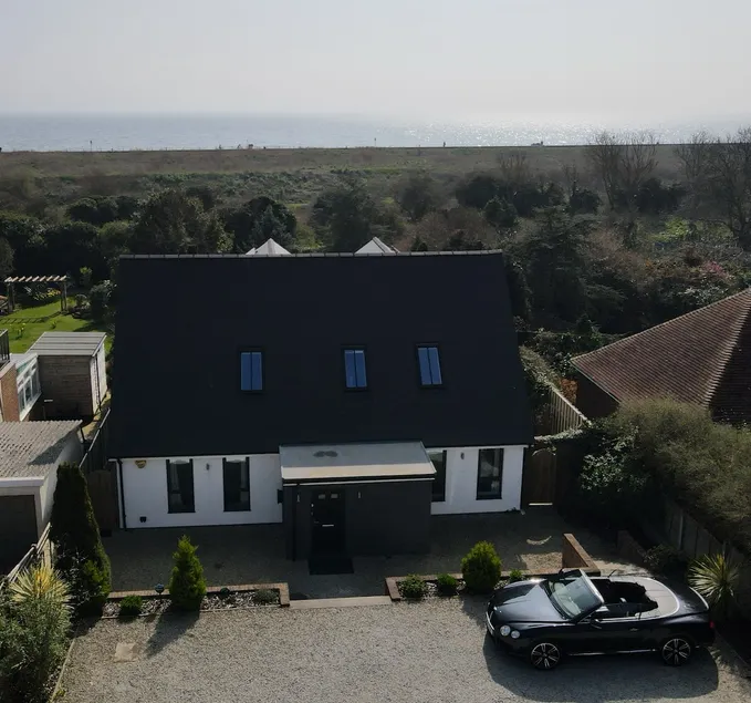 Luxury Air Conditioned 6 Bedroom Hythe Seaside - Image 1