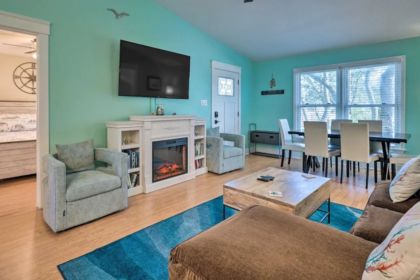 Oak Island Vacation Rental < 1 Mi to Beach! - Image 1