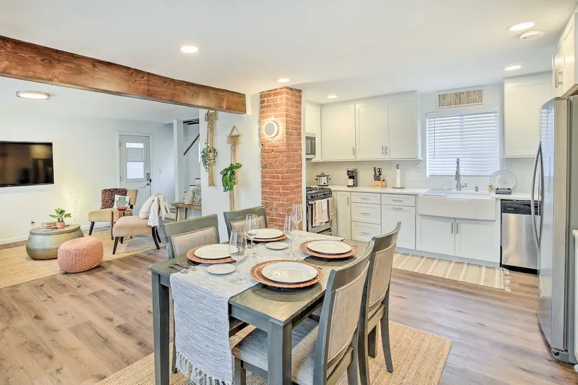 Super Walkable! Historic Home in Dtwn Long Beach - Image 1
