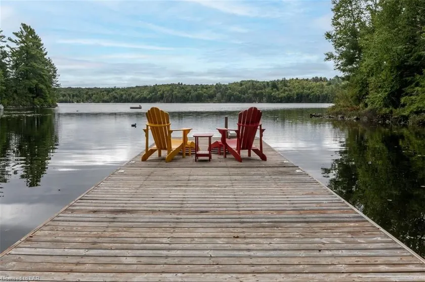 3BR Rebecca Lakehouse with Fireplace Wifi and Dock - Image 1