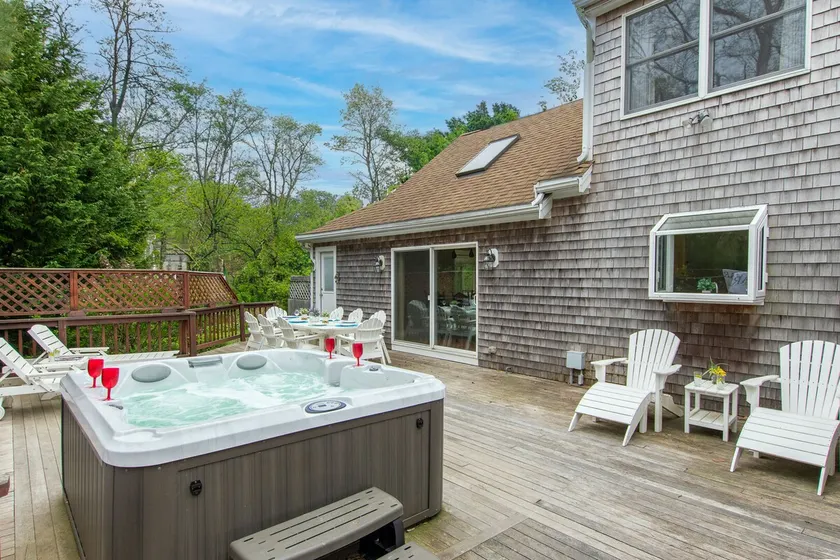 Hot Tub, Game Room, Large Private Yard! - Image 1
