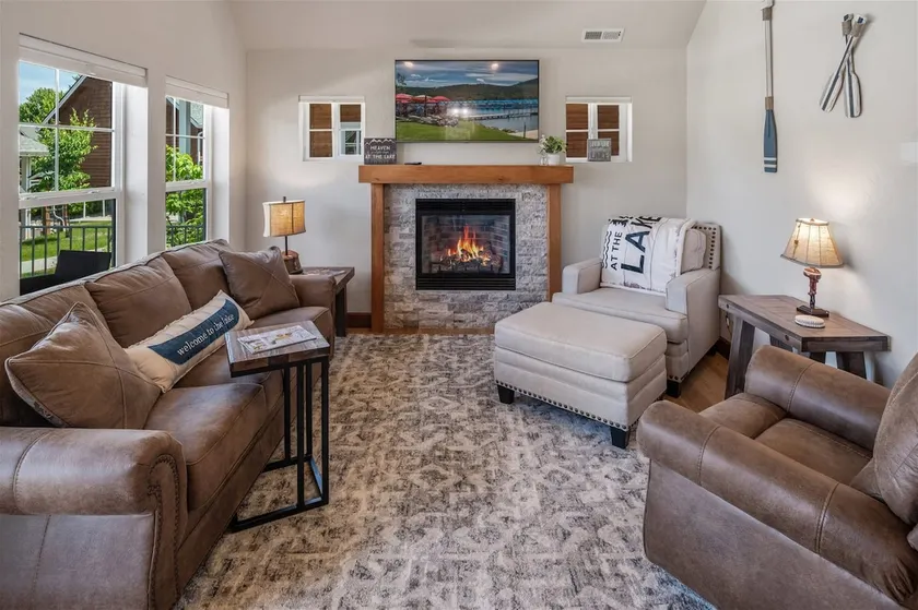 Dover Bay 'Barefoot Bungalow' | Marina + Trails - Image 1