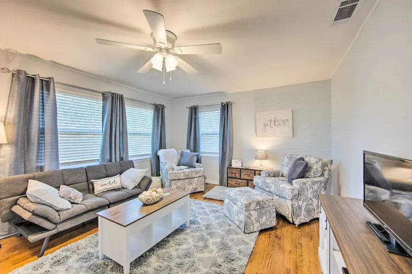 Longview Vacation Rental Home: 4 Mi to Dtwn - Image 1
