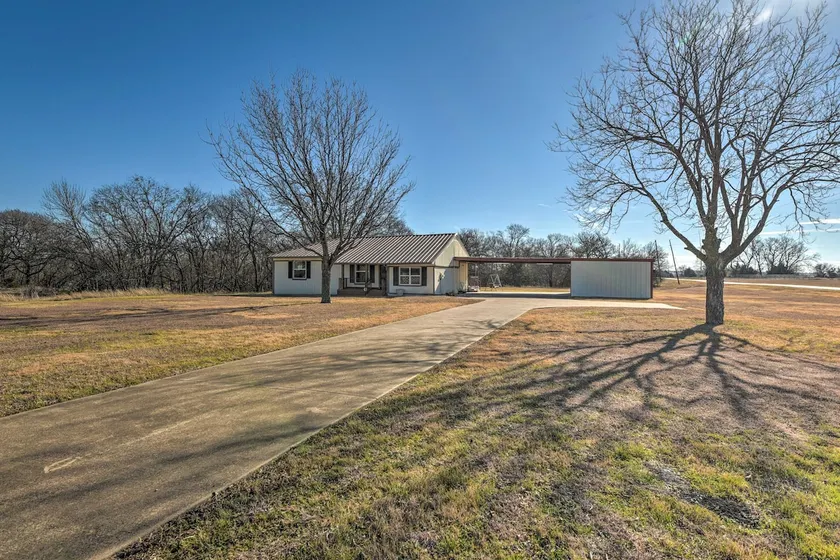 Charming Palmer Family Home on 5 Acres! - Image 1