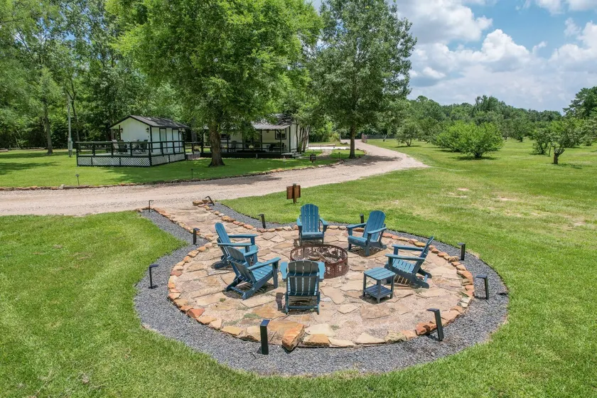 Entire Cottage Getaway | Pond • Fire Pit • Deck - Image 1