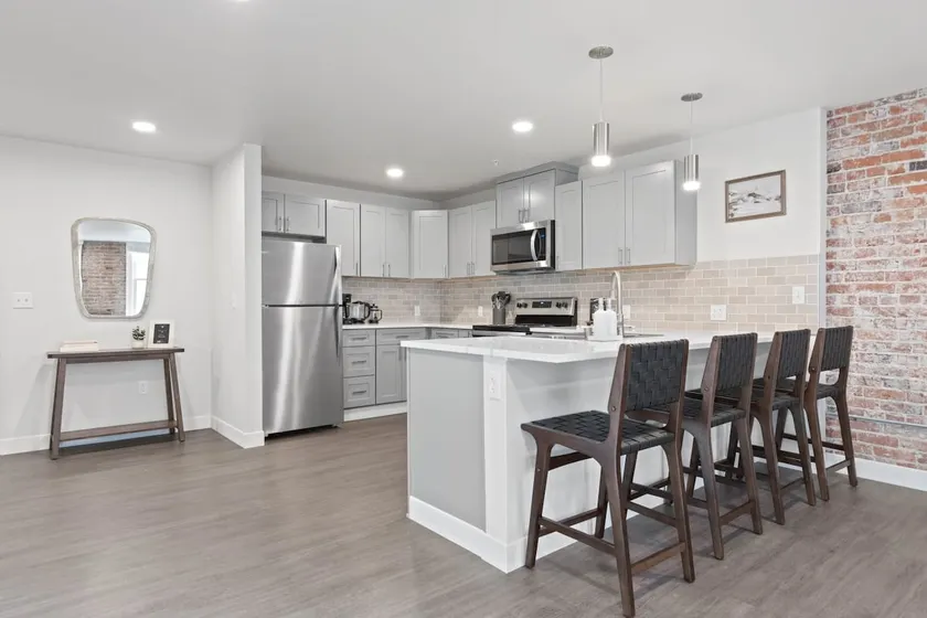 Pool Table +Brunch Downstairs Spacious & Walkable! - Image 1