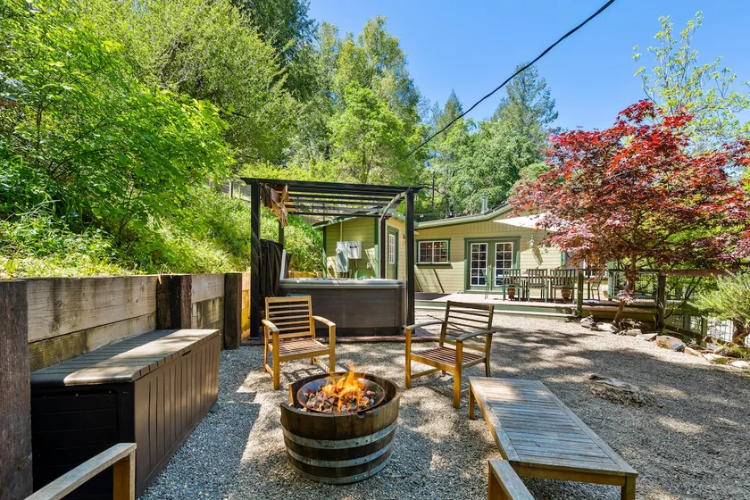 Caz-A-Verde - Creek Access, Hot Tub, Dog Friendly - Image 1