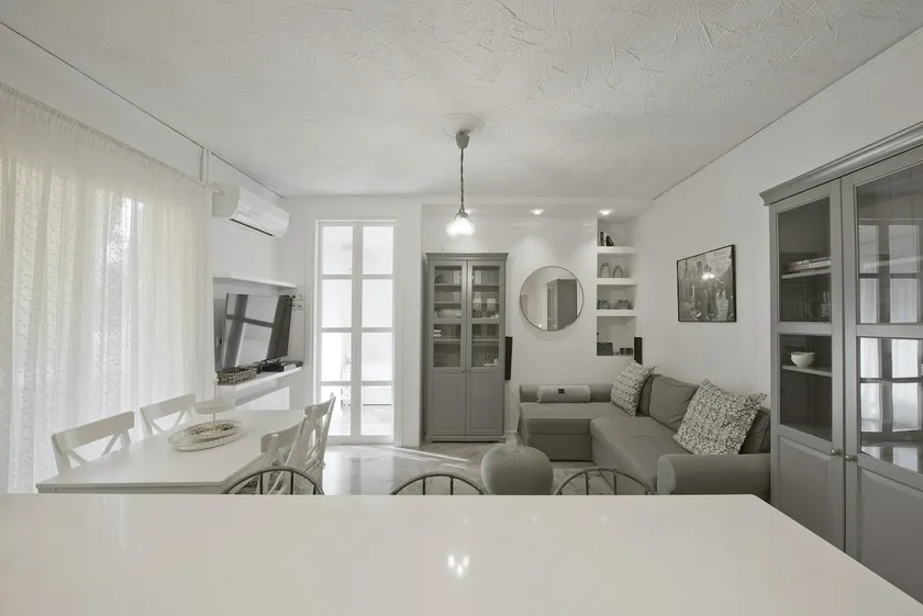 Belva Blue Glyfada Modern 2BR Walk to Ctr & Beach - Image 1