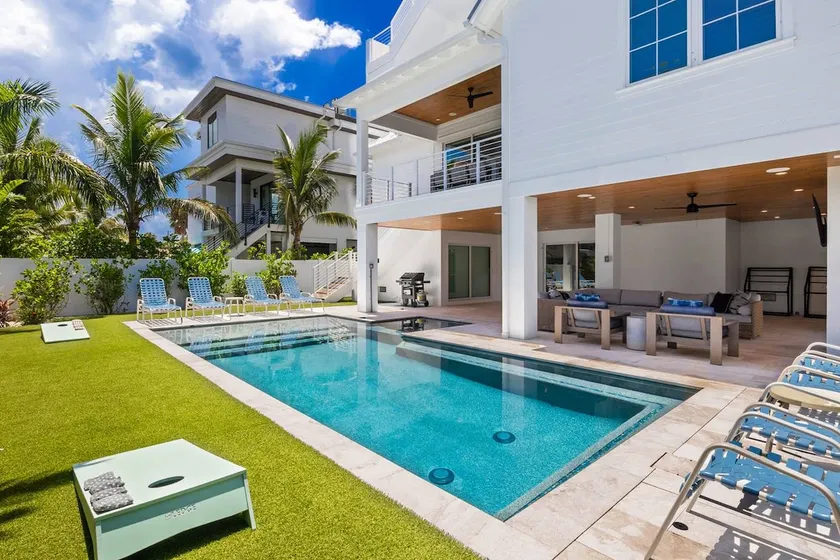 Dilly Dally by the Sea - 1 Block to Beach, Rooftop Deck, Pool & Spa by Anna Maria Life - Image 1