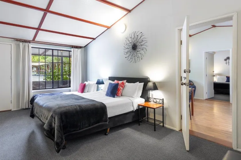 Dartmouth Apartment - Image 1