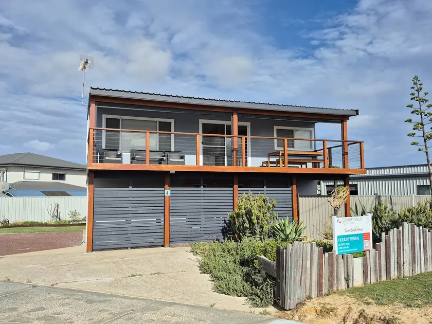 Lano Beach House - Image 1