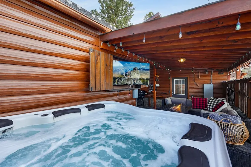 HOT TUB Cold Plunge Sauna Peak to Peak Retreat - Image 1