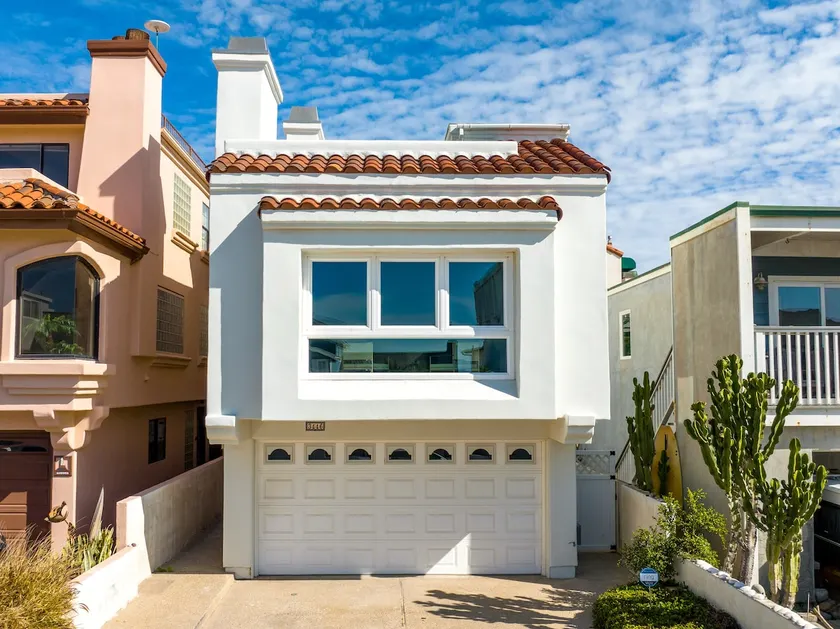 3446 O - Blue Haven Beach House - Image 1