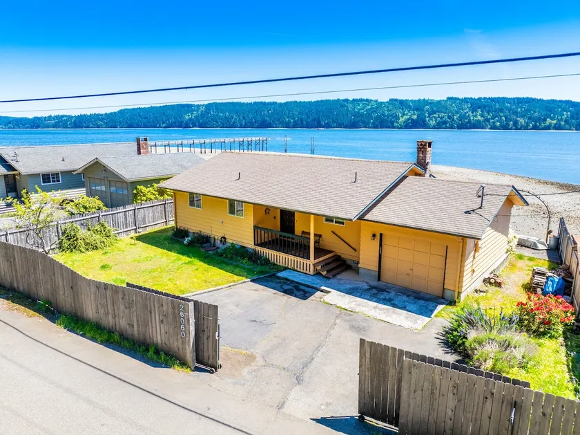 Waterfront Retreat, Relaxation, Fun in Hood Canal - Image 1